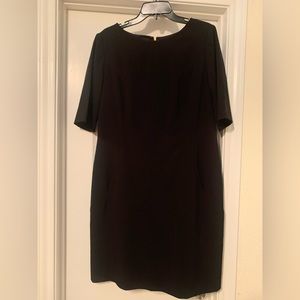 Arthur S Levine Tahari black shift dress